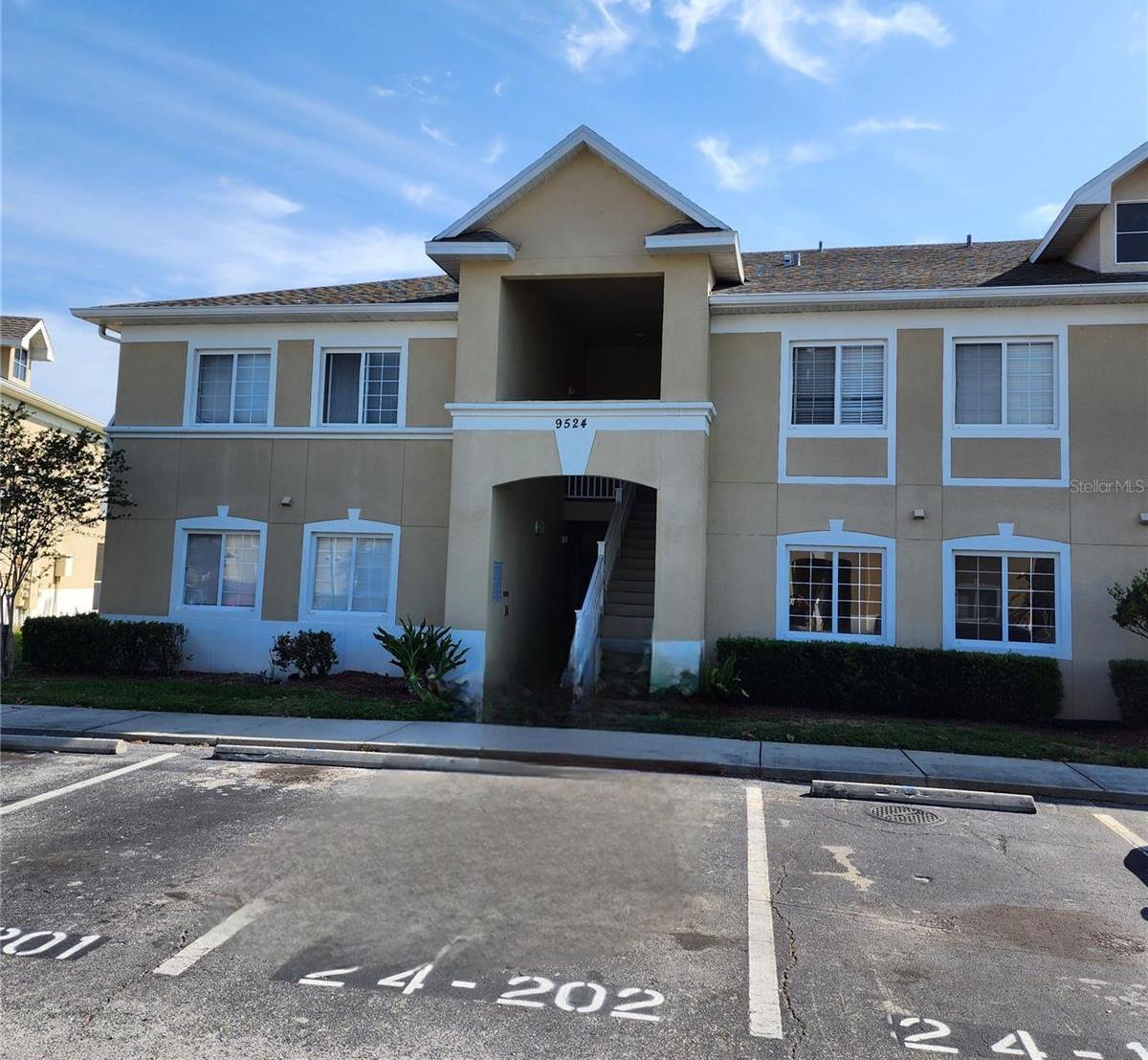 Photo one of 9524 Newdale Way # 201 Riverview FL 33578 | MLS T3517861