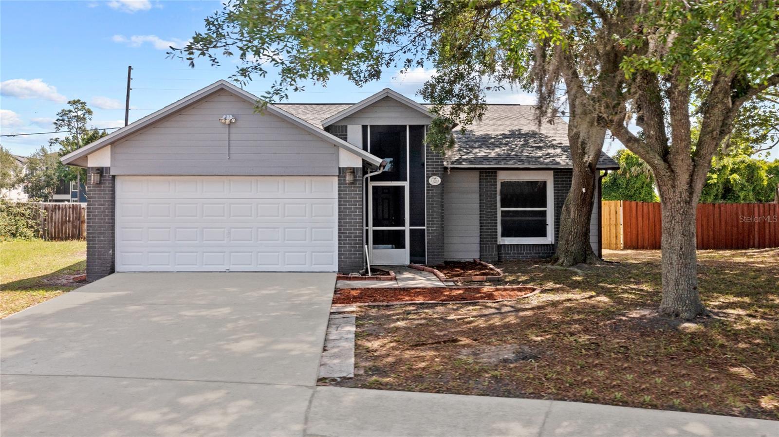 Photo one of 24944 Joiner Ct Lutz FL 33559 | MLS T3518307