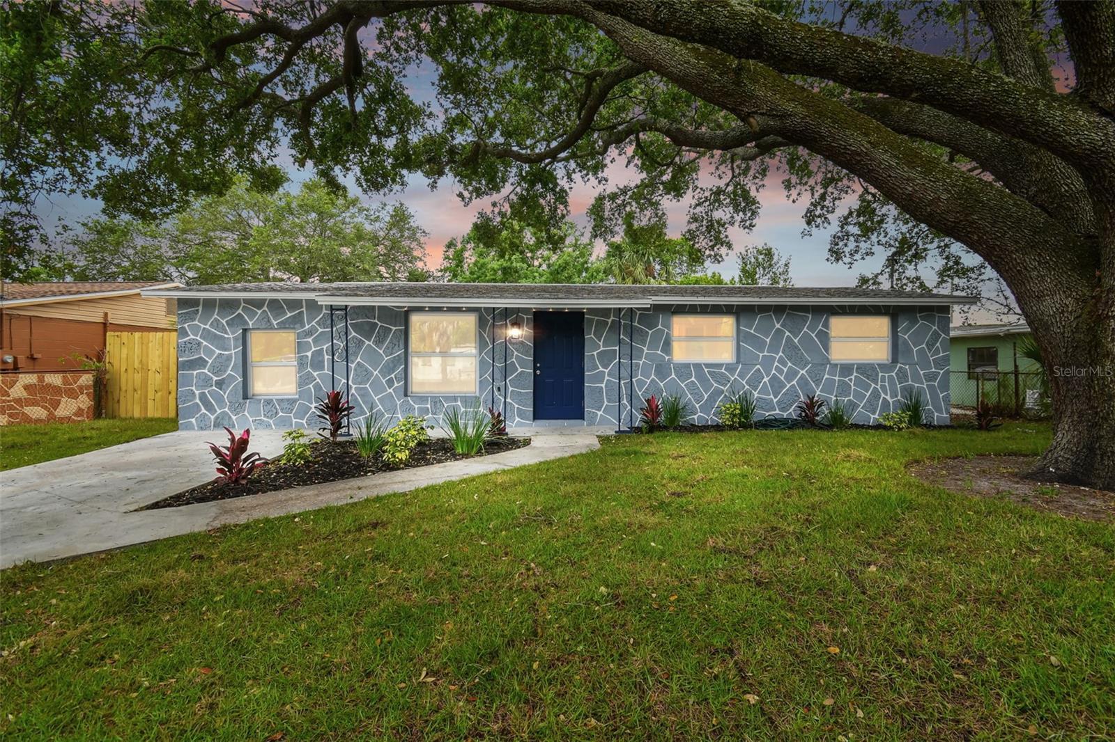 Photo one of 4601 E 24Th Ave Tampa FL 33605 | MLS T3518845