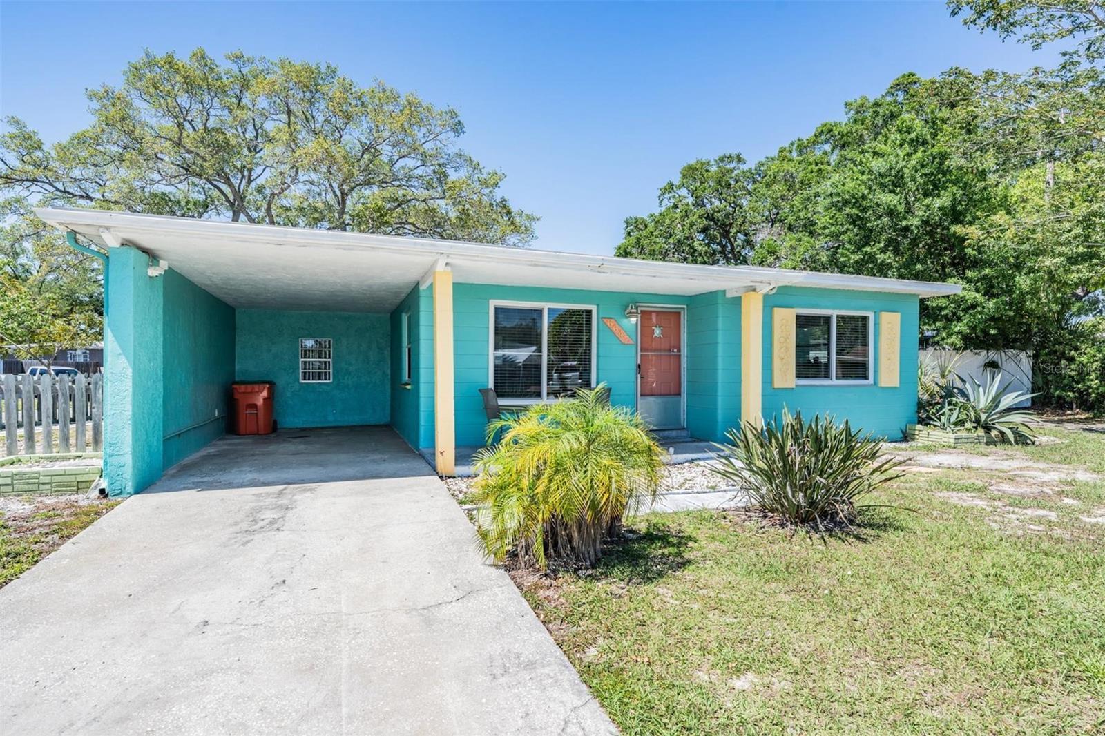 Photo one of 6647 Hibiscus S Ave South Pasadena FL 33707 | MLS T3518964