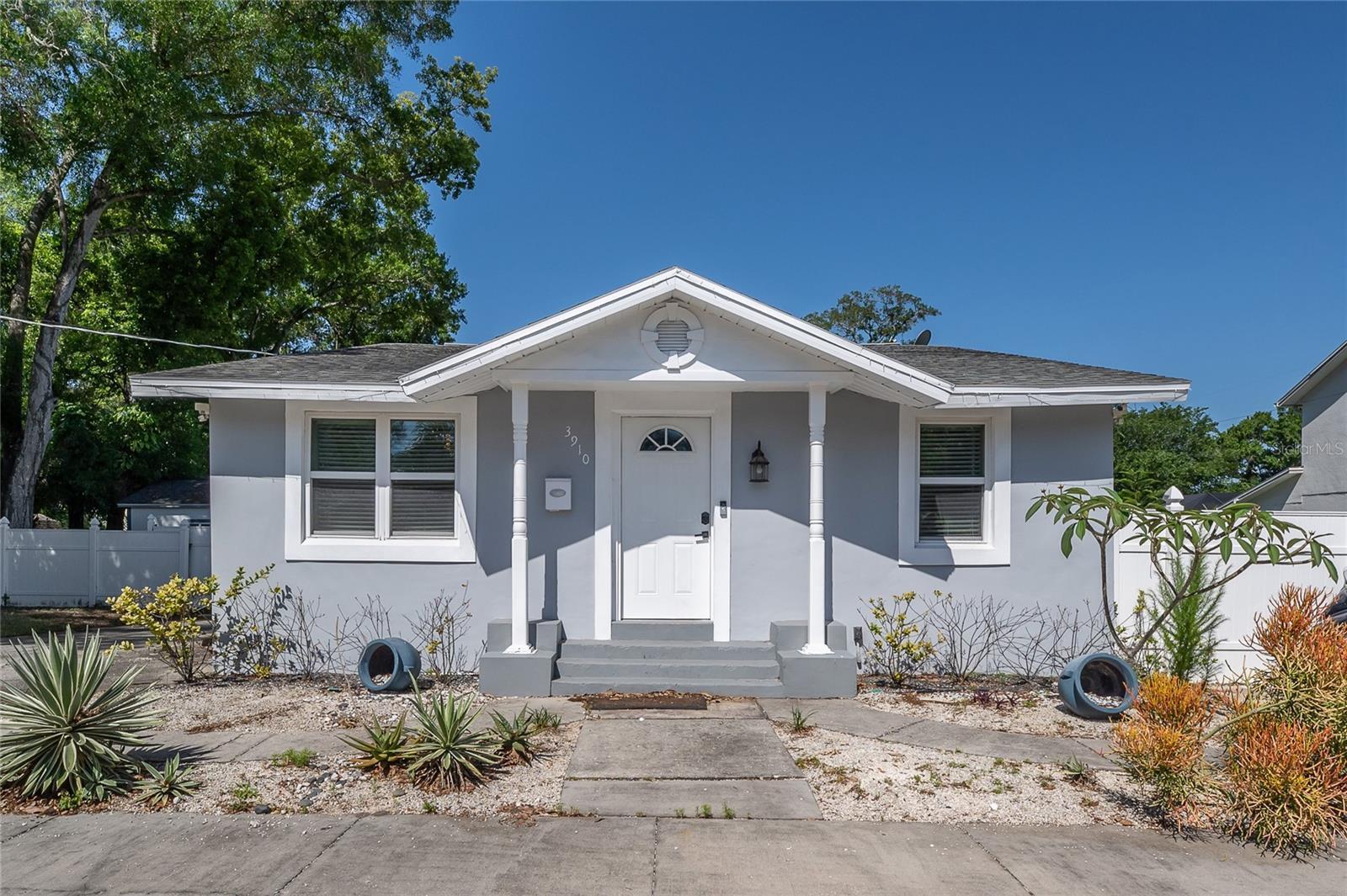 Photo one of 3910 N Darwin Ave Tampa FL 33603 | MLS T3519124