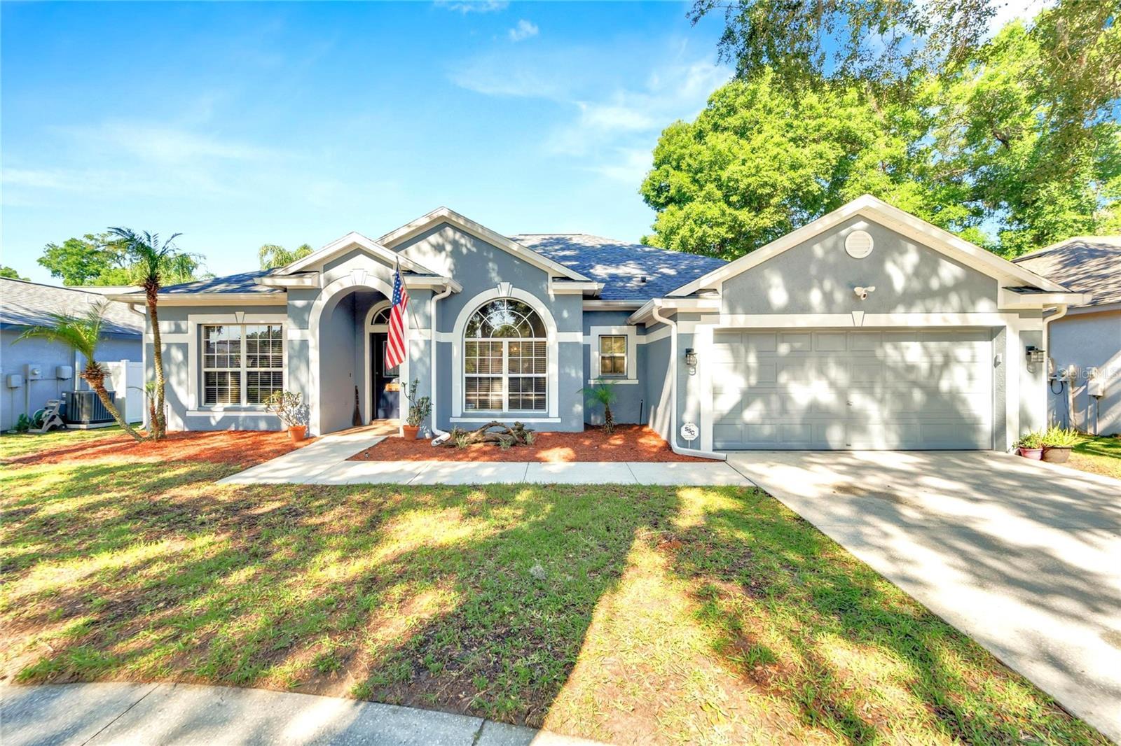 Photo one of 1531 Rolling Meadow Dr Valrico FL 33594 | MLS T3519153