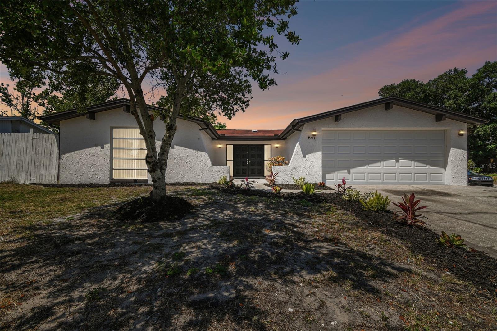 Photo one of 9741 Gray Fox Ln Port Richey FL 34668 | MLS T3520129