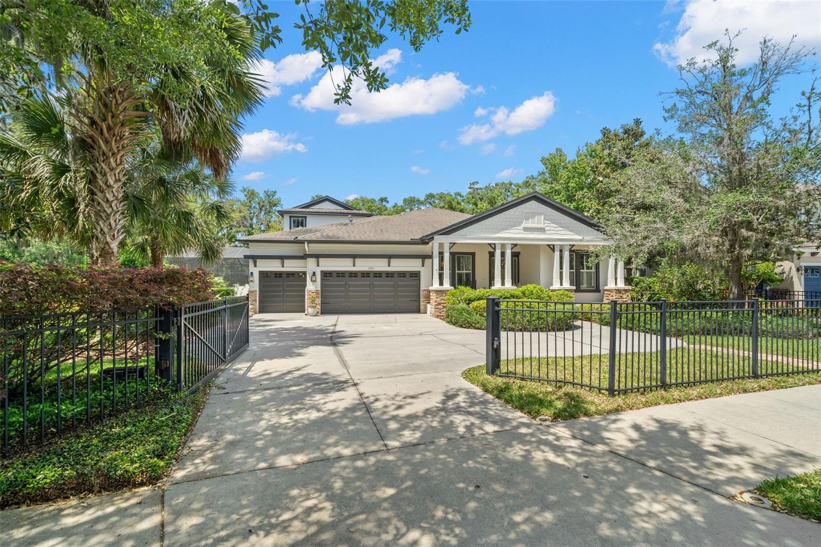 Photo one of 5921 Fishhawk Crossing Blvd Lithia FL 33547 | MLS T3520217