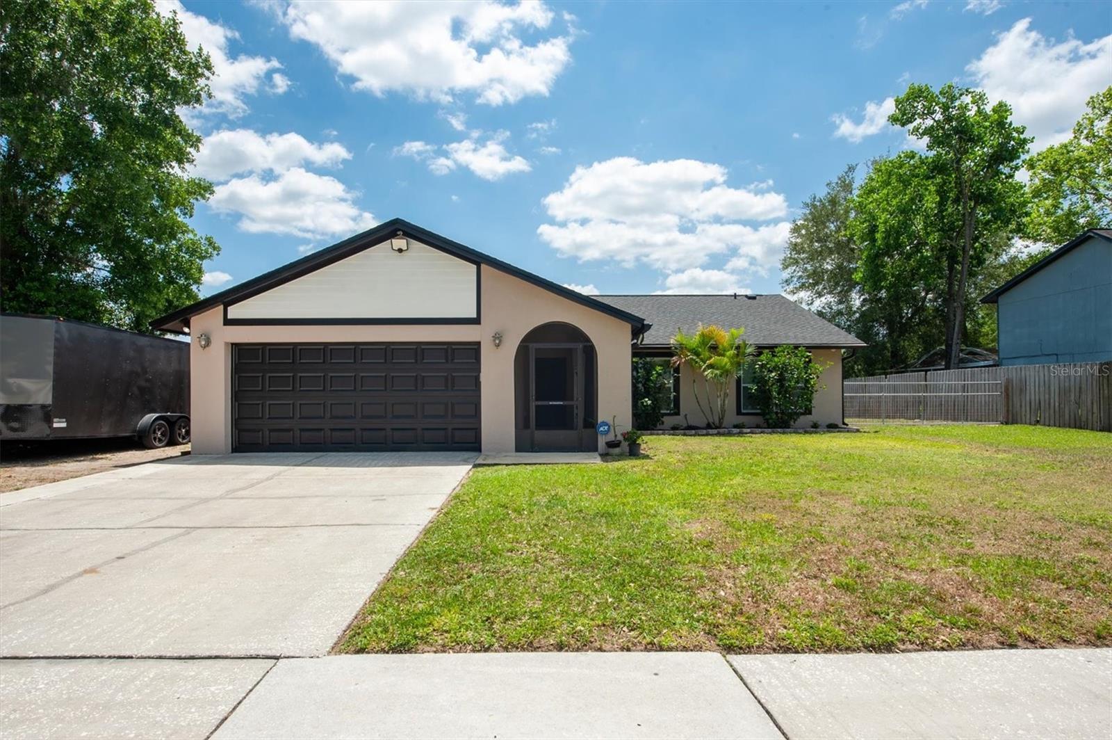 Photo one of 703 Forest Hills Dr Brandon FL 33510 | MLS T3520527