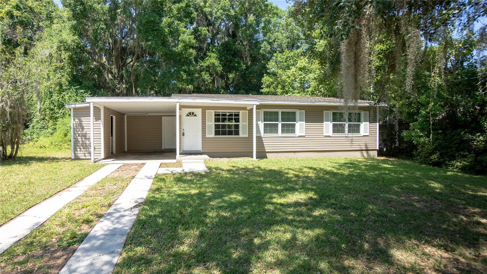 Photo one of 14403 10Th St Dade City FL 33523 | MLS T3520725
