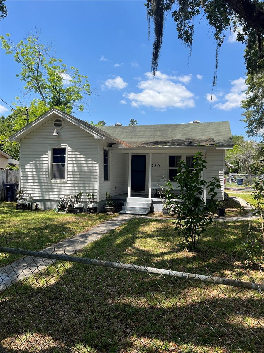 Photo one of 1720 E Chelsea St Tampa FL 33610 | MLS T3521015