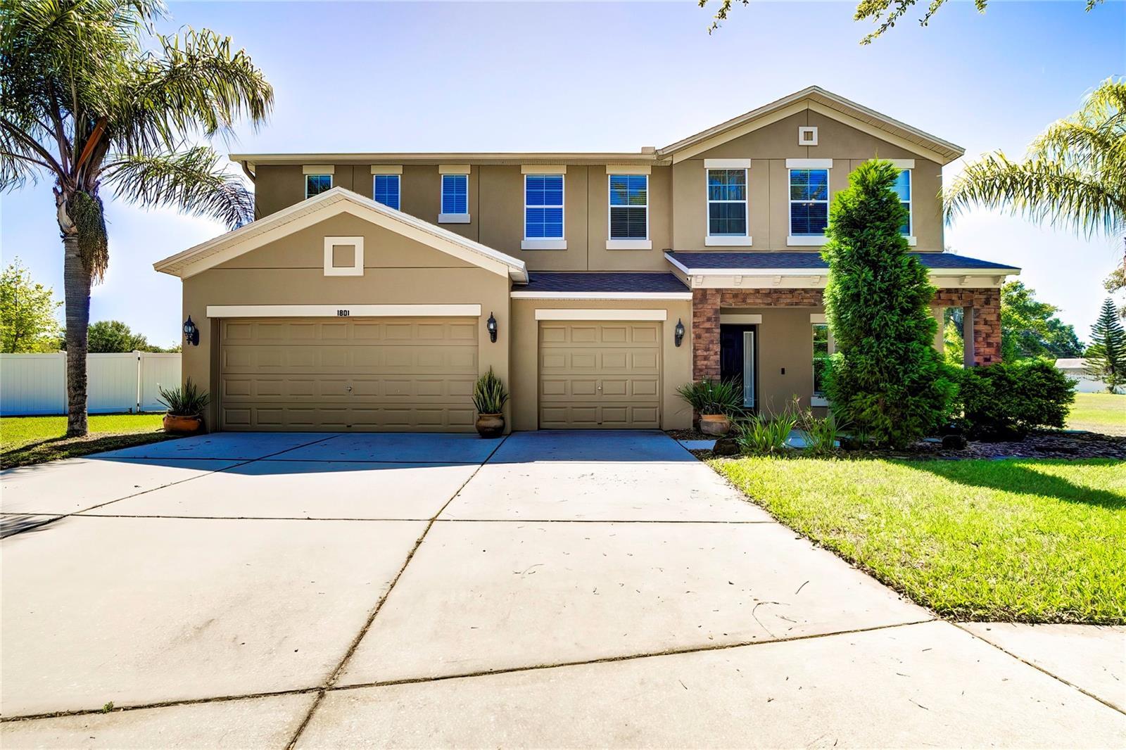 Photo one of 1801 Raven Manor Dr Dover FL 33527 | MLS T3521603