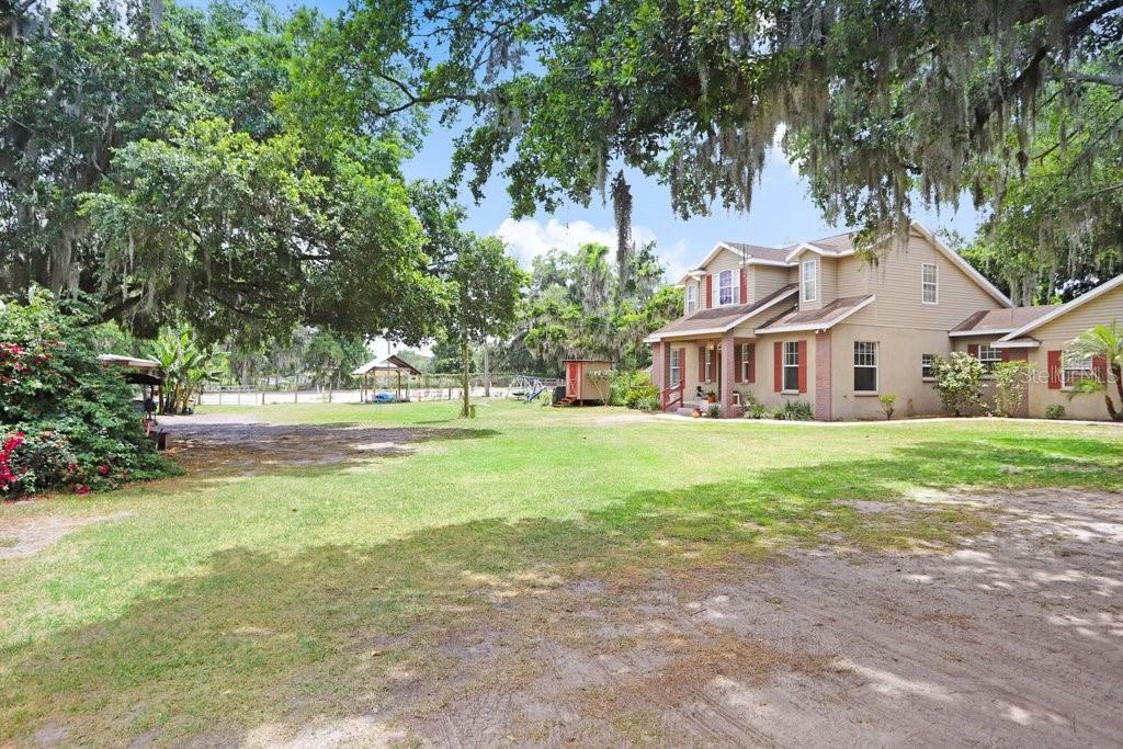 Photo one of 8231 S County Road 39 Plant City FL 33567 | MLS T3521852