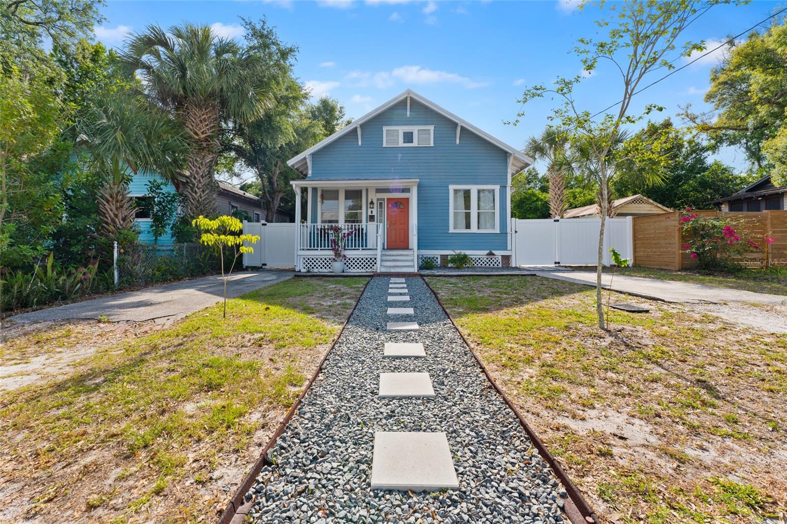Photo one of 3905 N Dartmouth Ave Tampa FL 33603 | MLS T3522476