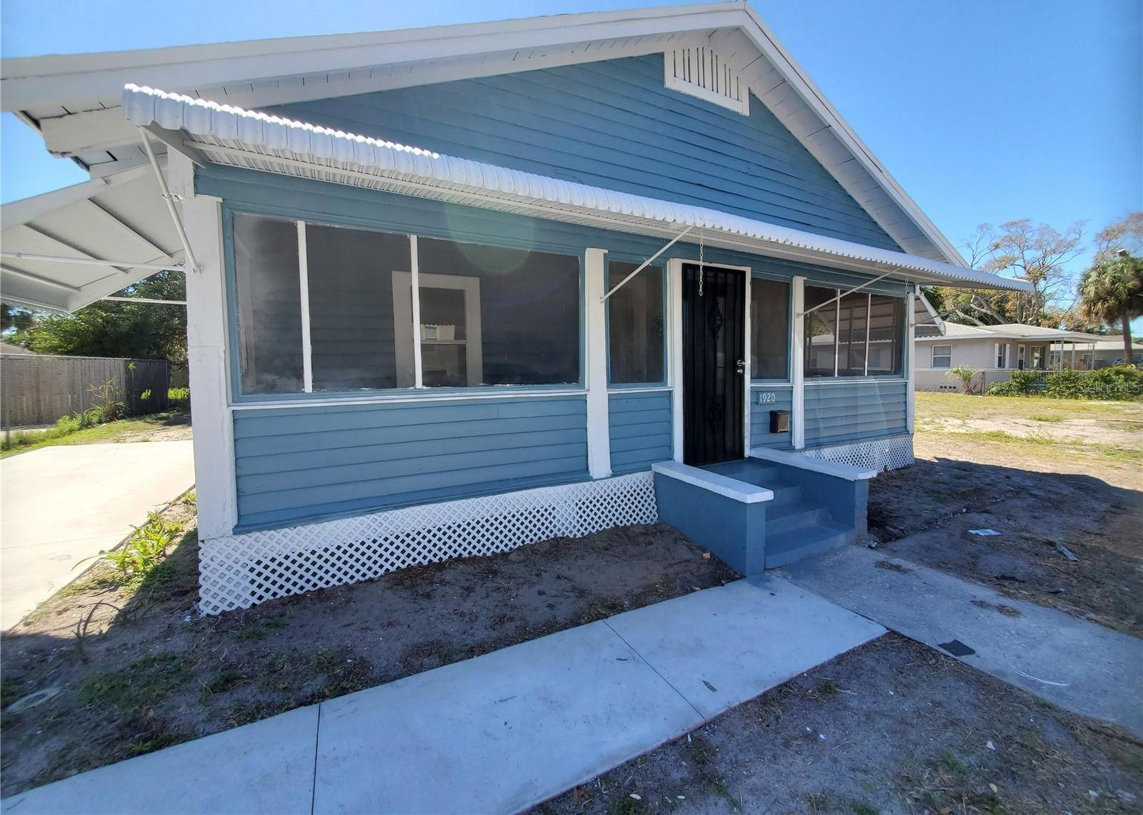 Photo one of 1920 13Th S Ave St Petersburg FL 33712 | MLS T3522561