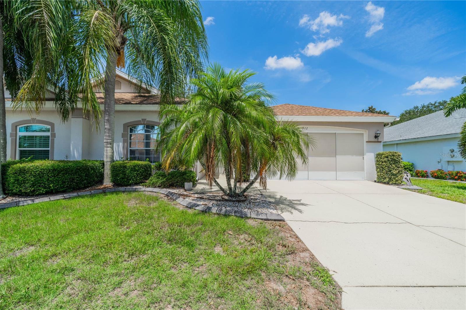 Photo one of 912 Oxford Park Dr Sun City Center FL 33573 | MLS T3530335