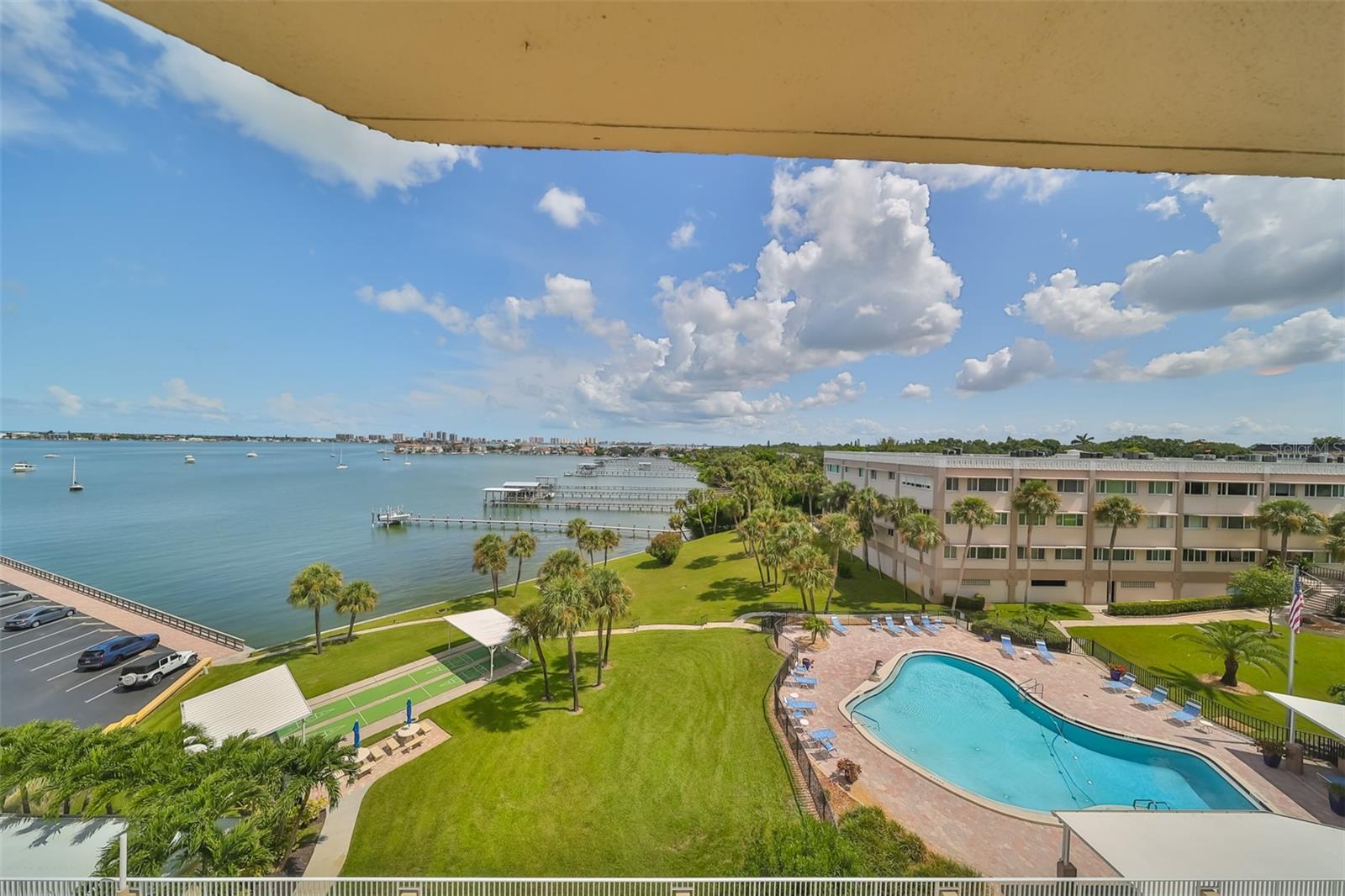Photo one of 100 Bluff View Dr # 404A Belleair Bluffs FL 33770 | MLS T3544410