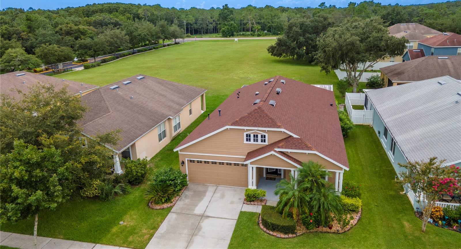 Photo one of 1122 Napolean Way Wesley Chapel FL 33544 | MLS T3544450