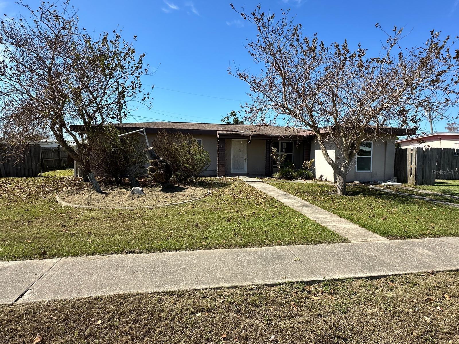 Photo one of 620 Dalton Blvd Port Charlotte FL 33952 | MLS TB8311927