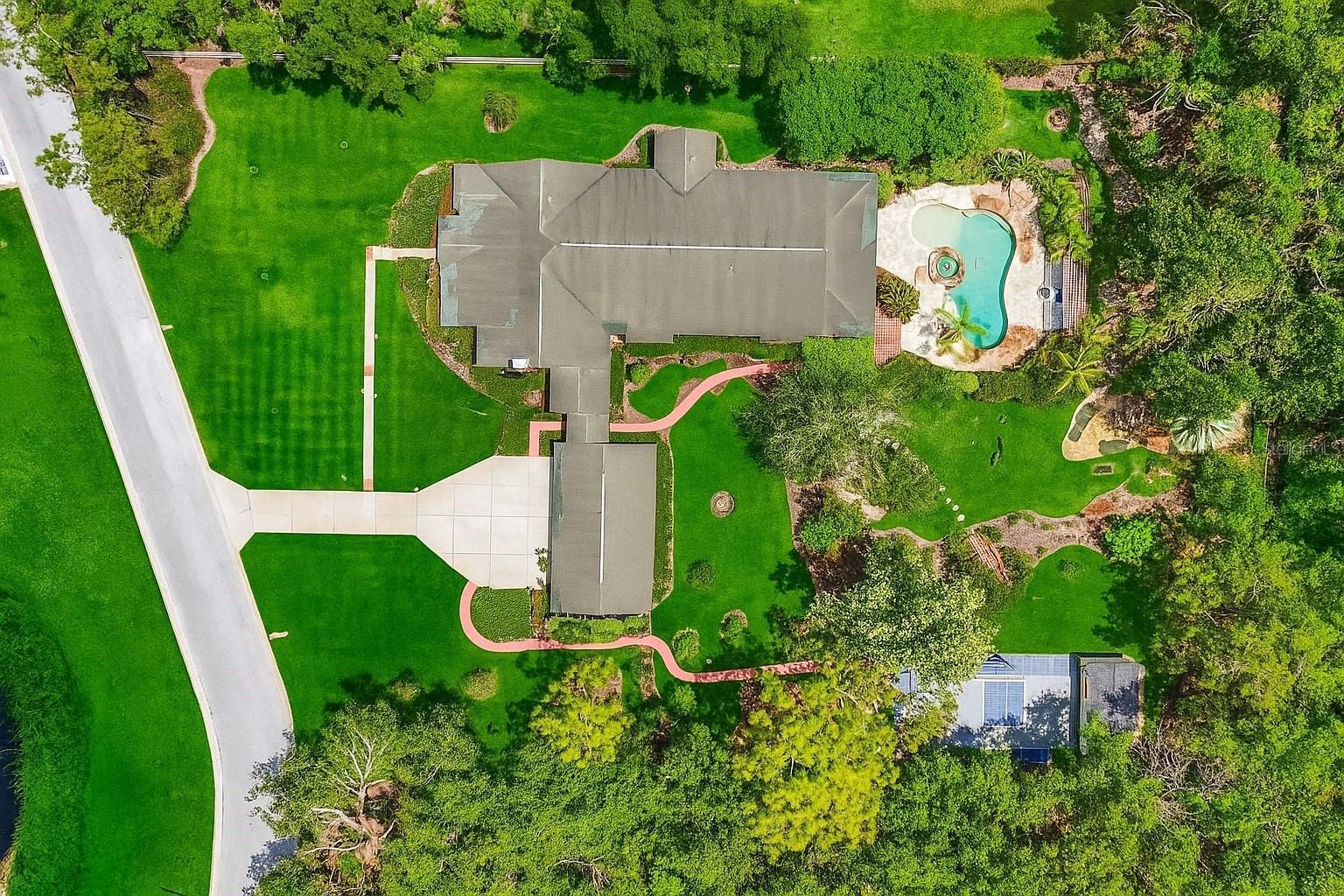Photo one of 2501 Rustic Oaks Dr Lutz FL 33559 | MLS TB8321360
