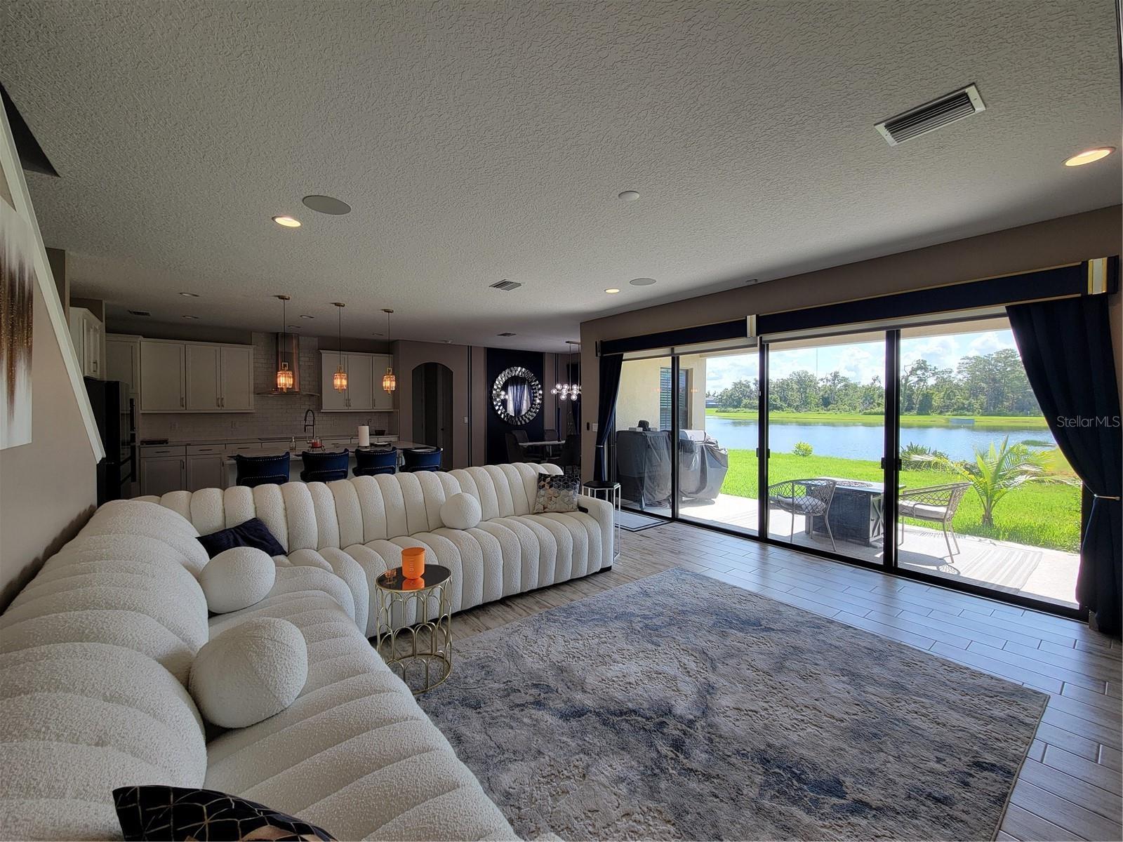 Photo #32