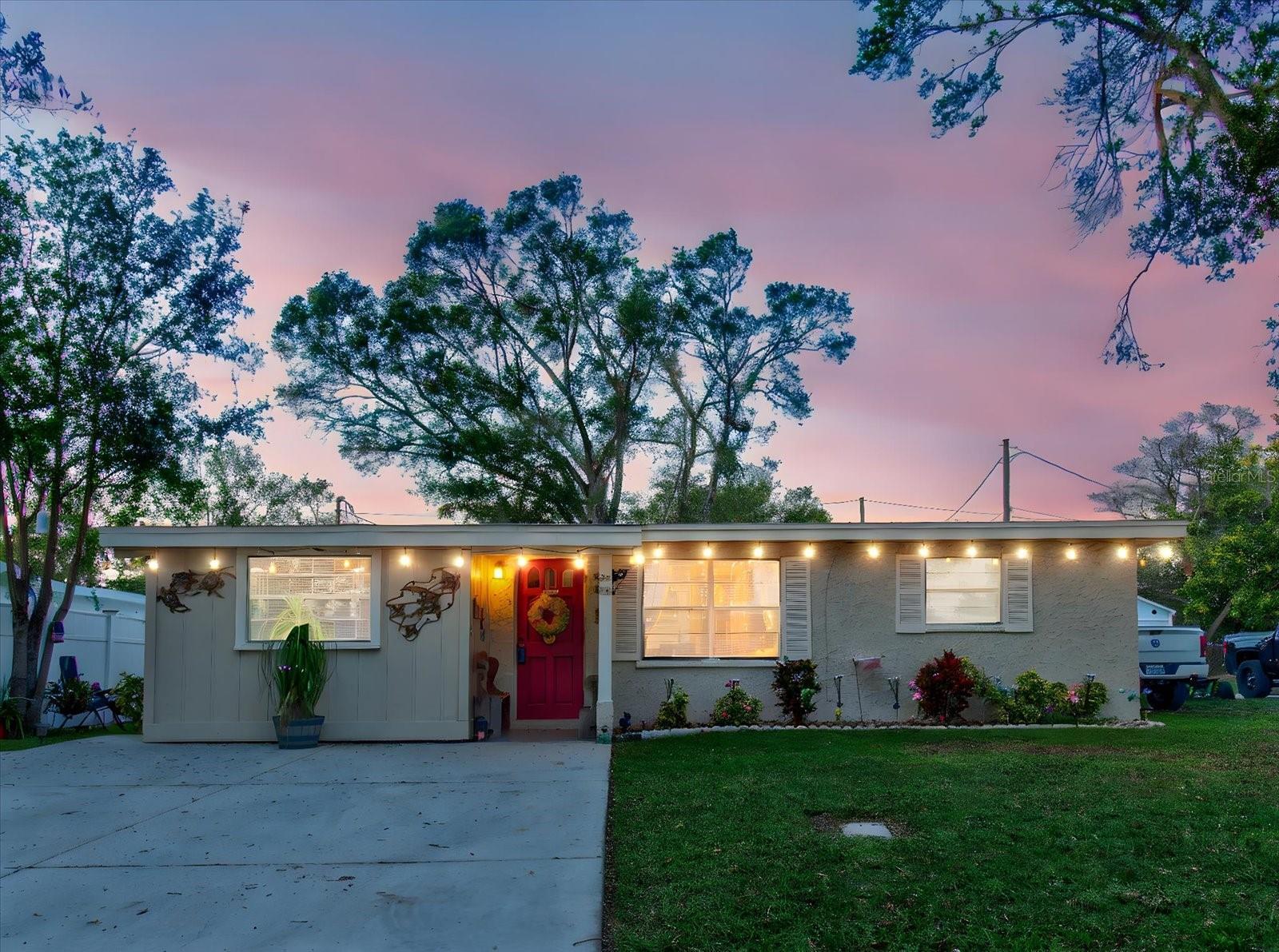 Photo one of 6145 55Th N Ave St Petersburg FL 33709 | MLS TB8344061