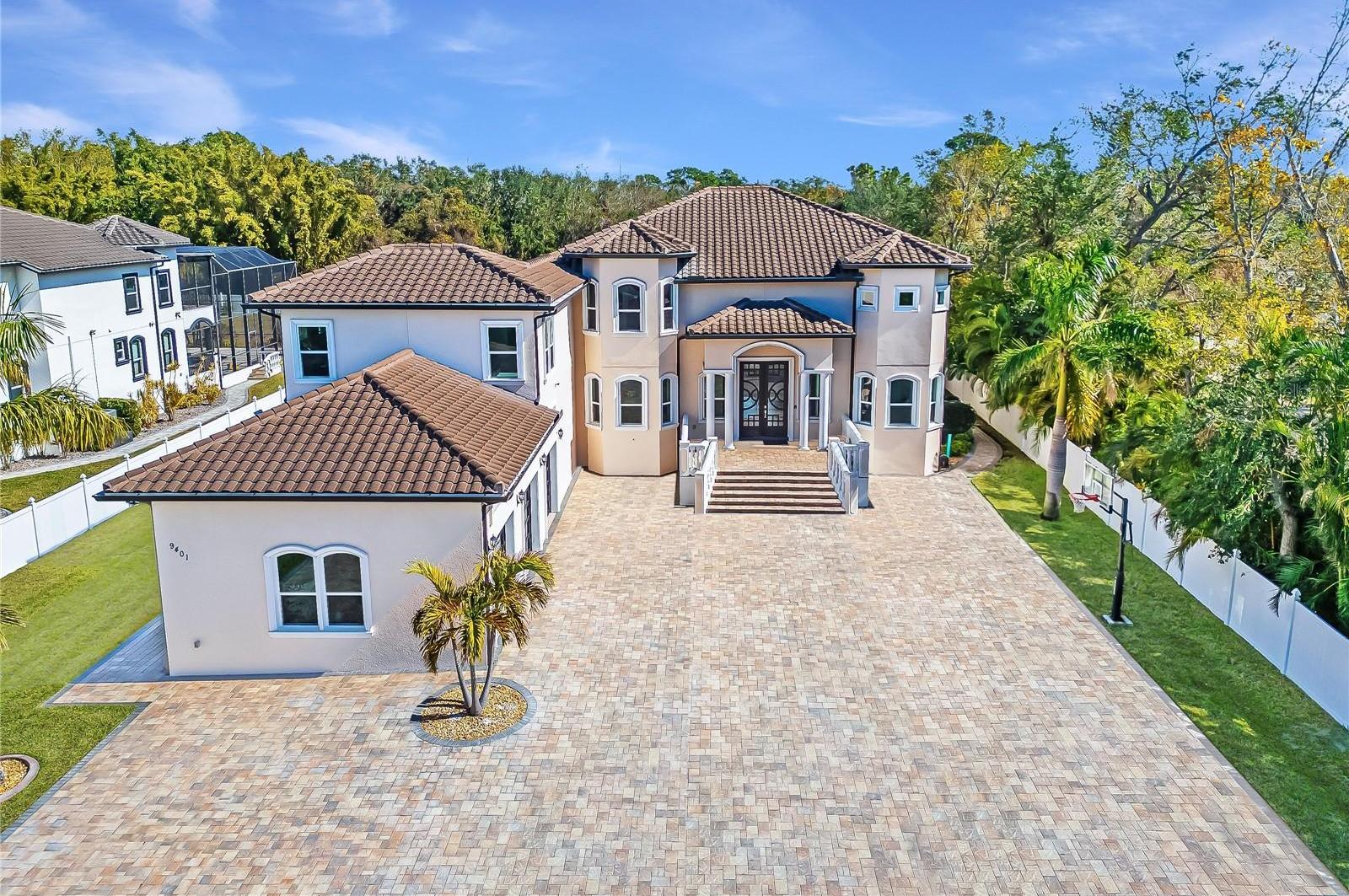 Photo one of 9401 93Rd St Seminole FL 33777 | MLS TB8344426