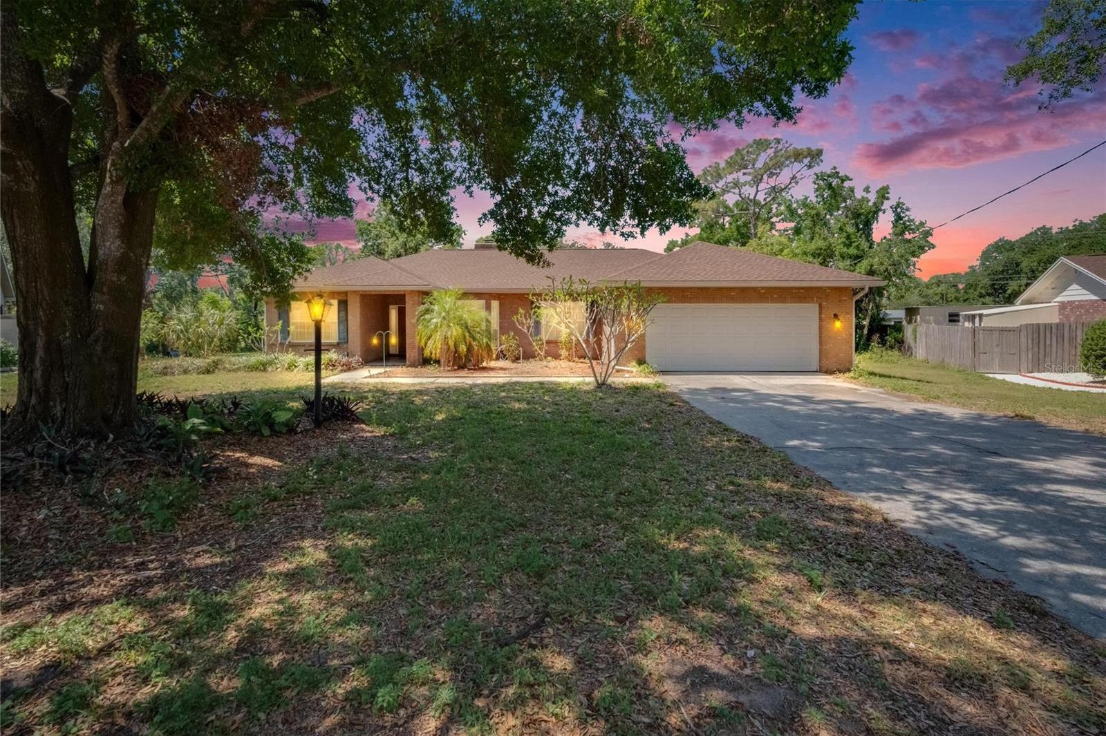 Photo one of 603 S Sylvan Dr Brandon FL 33510 | MLS TB8350614
