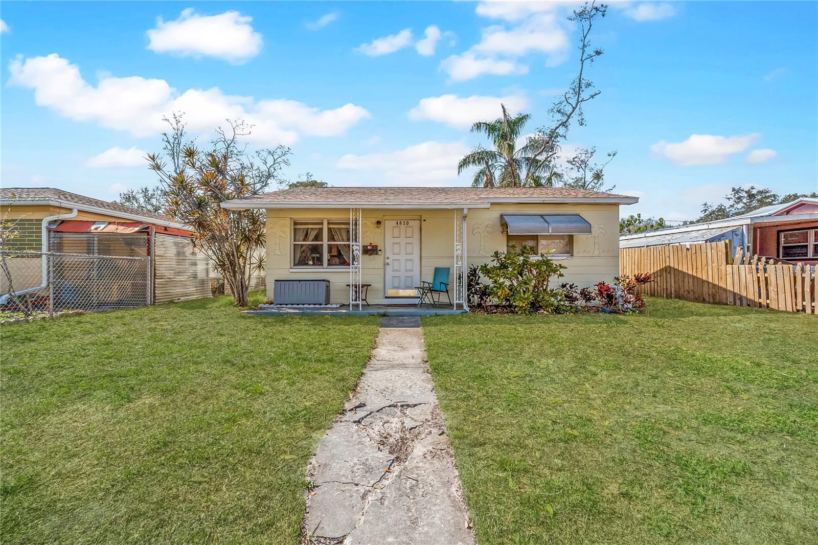 Photo one of 4810 Haines N Rd St Petersburg FL 33714 | MLS TB8350813