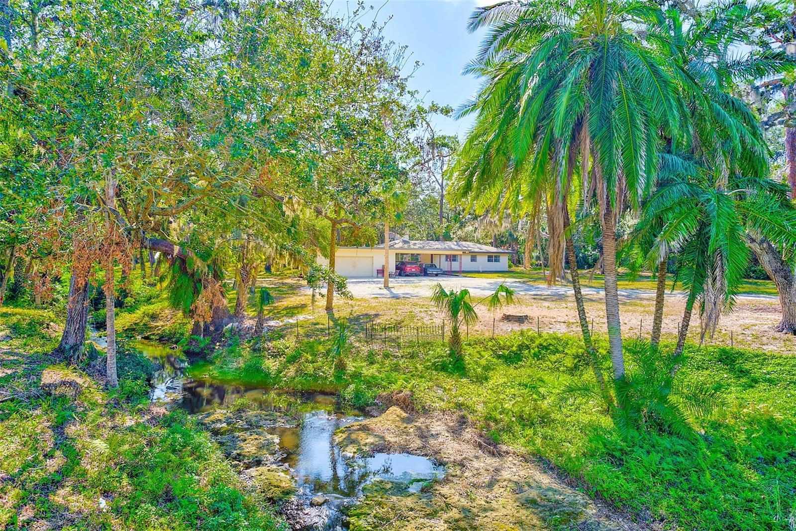 Photo one of 13450 Wilcox Rd Largo FL 33774 | MLS TB8351260