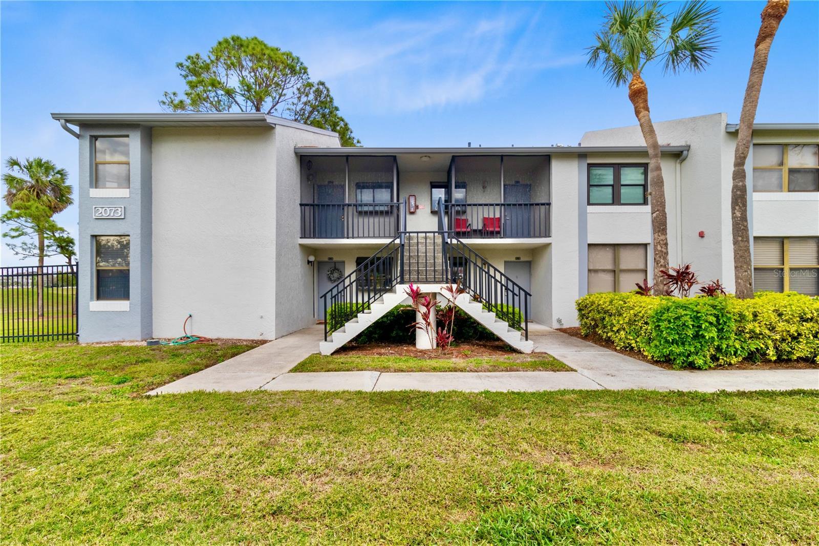 Photo one of 2073 Skimmer W Ct # 211 Clearwater FL 33762 | MLS TB8354887