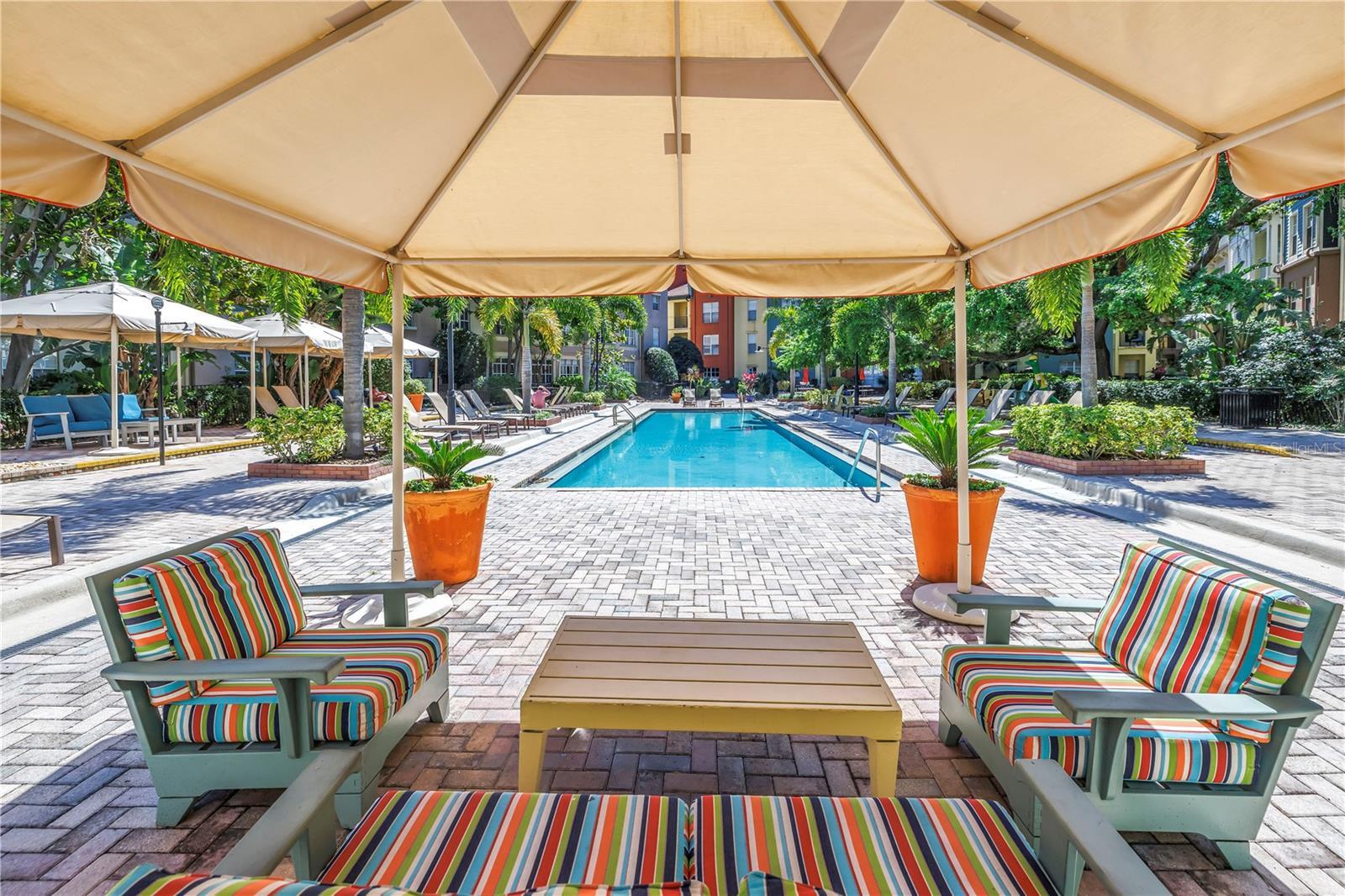 Photo one of 2402 W Azeele St # 423 Tampa FL 33609 | MLS TB8355574