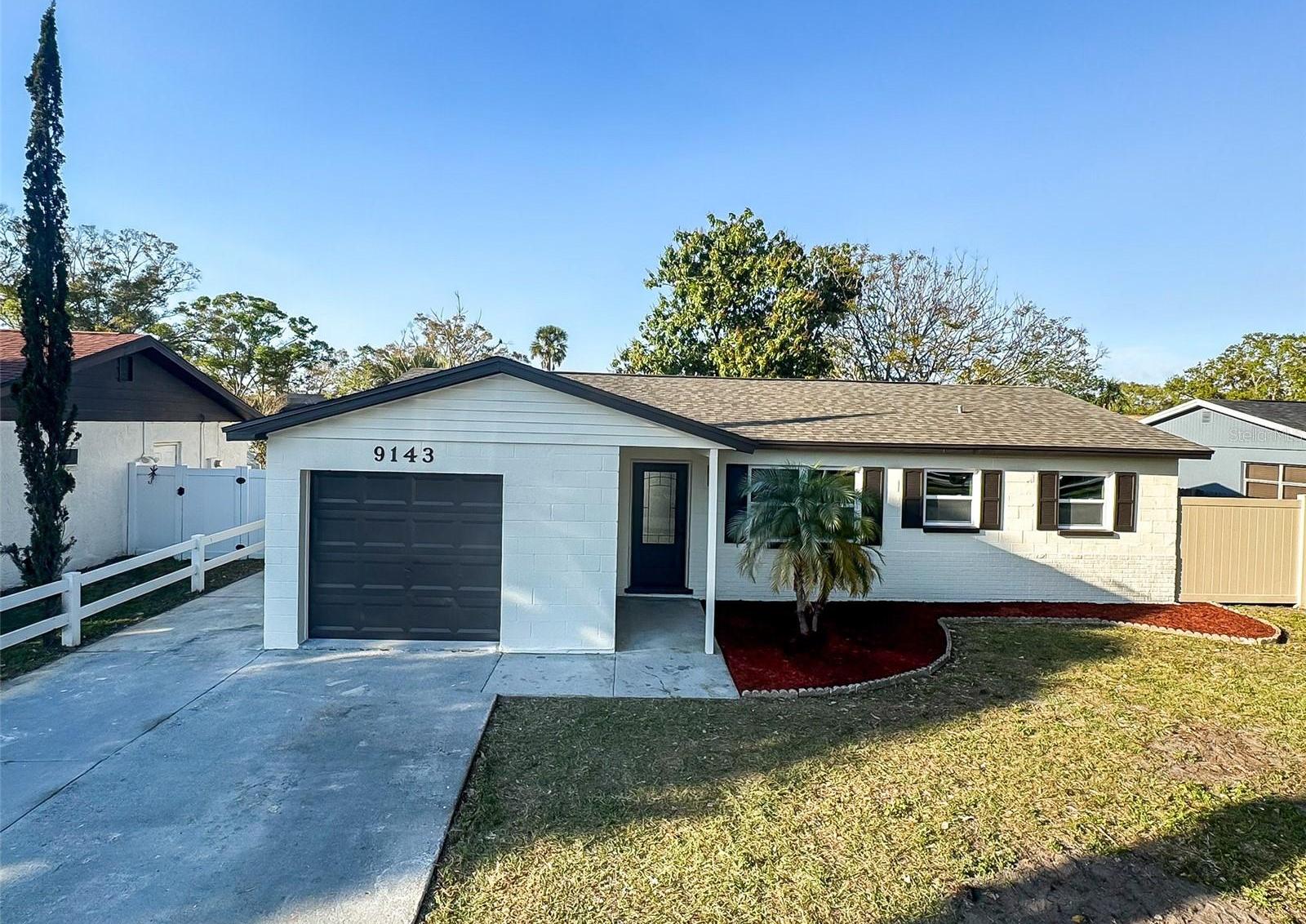 Photo one of 9143 109Th Ave Seminole FL 33777 | MLS TB8357275