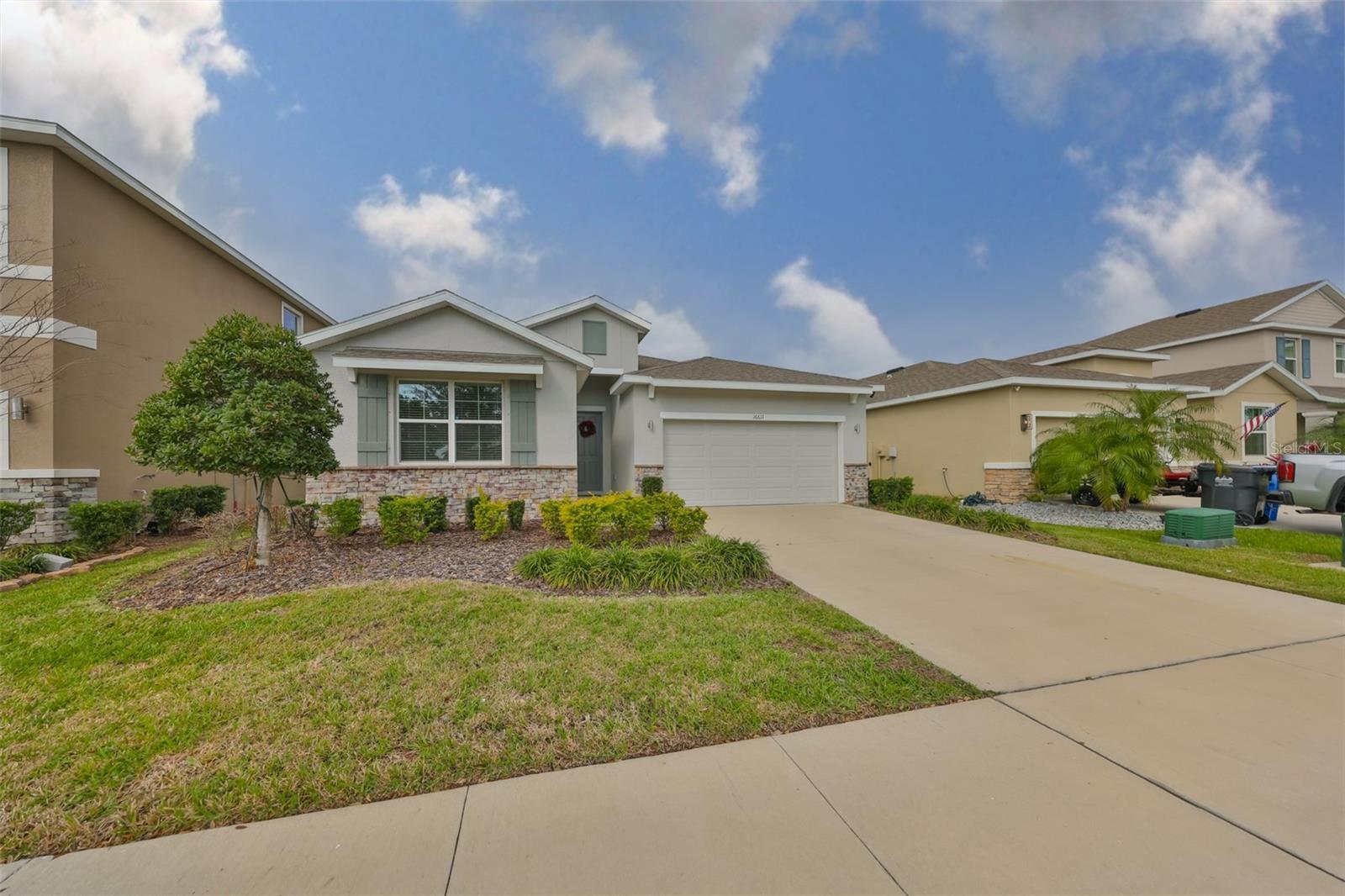 Photo one of 16611 Goose Ribbon Pl Wimauma FL 33598 | MLS TB8357710