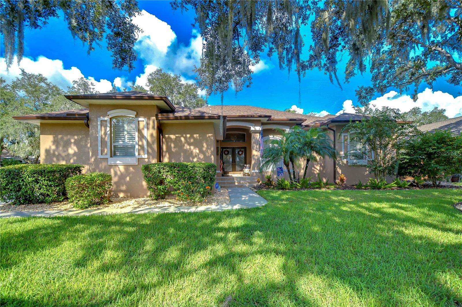 Photo one of 10130 Paddock Oaks Dr Riverview FL 33569 | MLS TB8358717