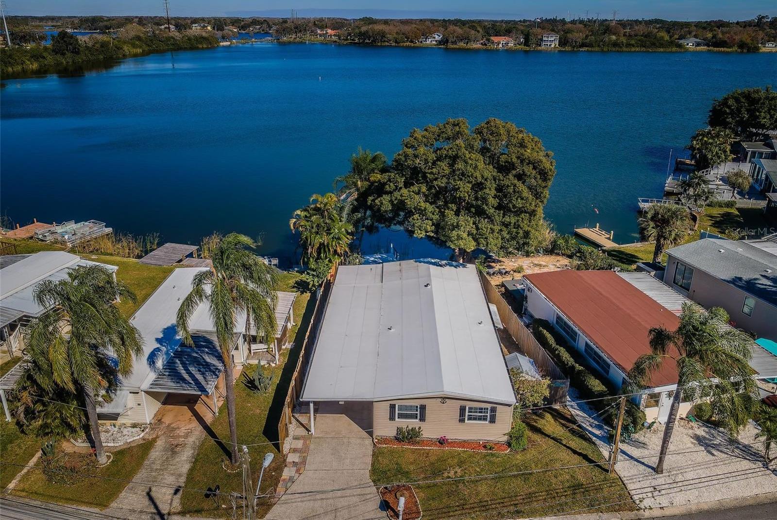 Photo one of 826 Paradise Blvd Tarpon Springs FL 34689 | MLS TB8358773