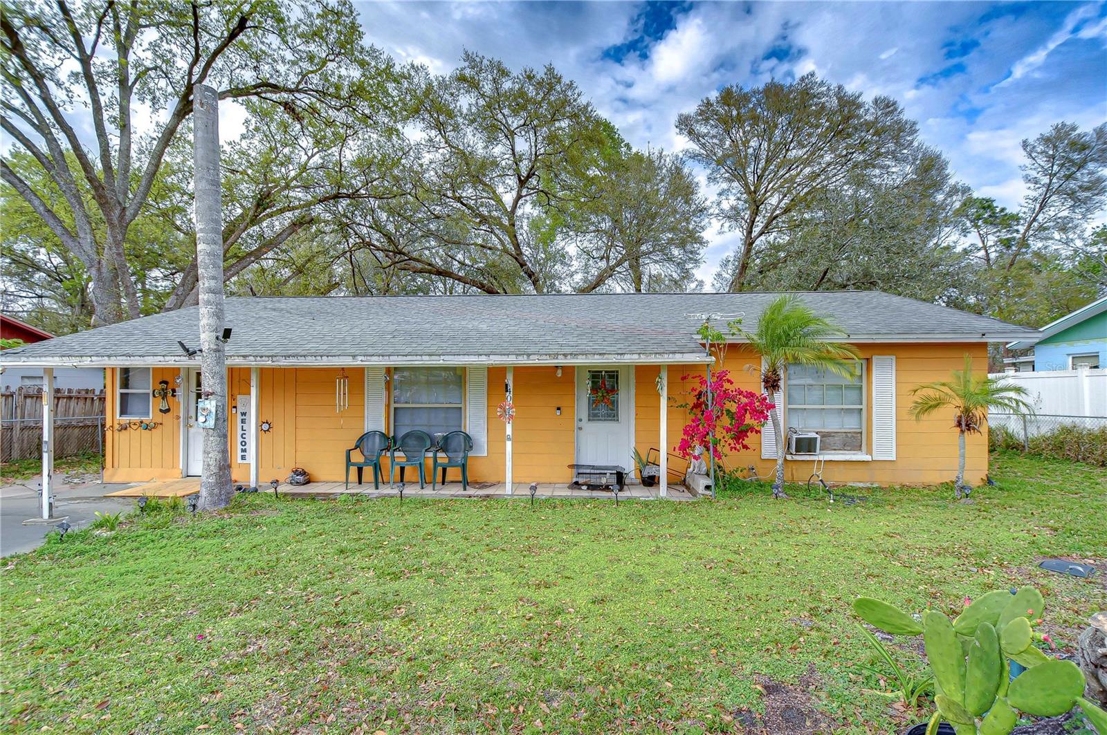 Photo one of 40111 Pretty Redbird Rd Zephyrhills FL 33540 | MLS TB8359196