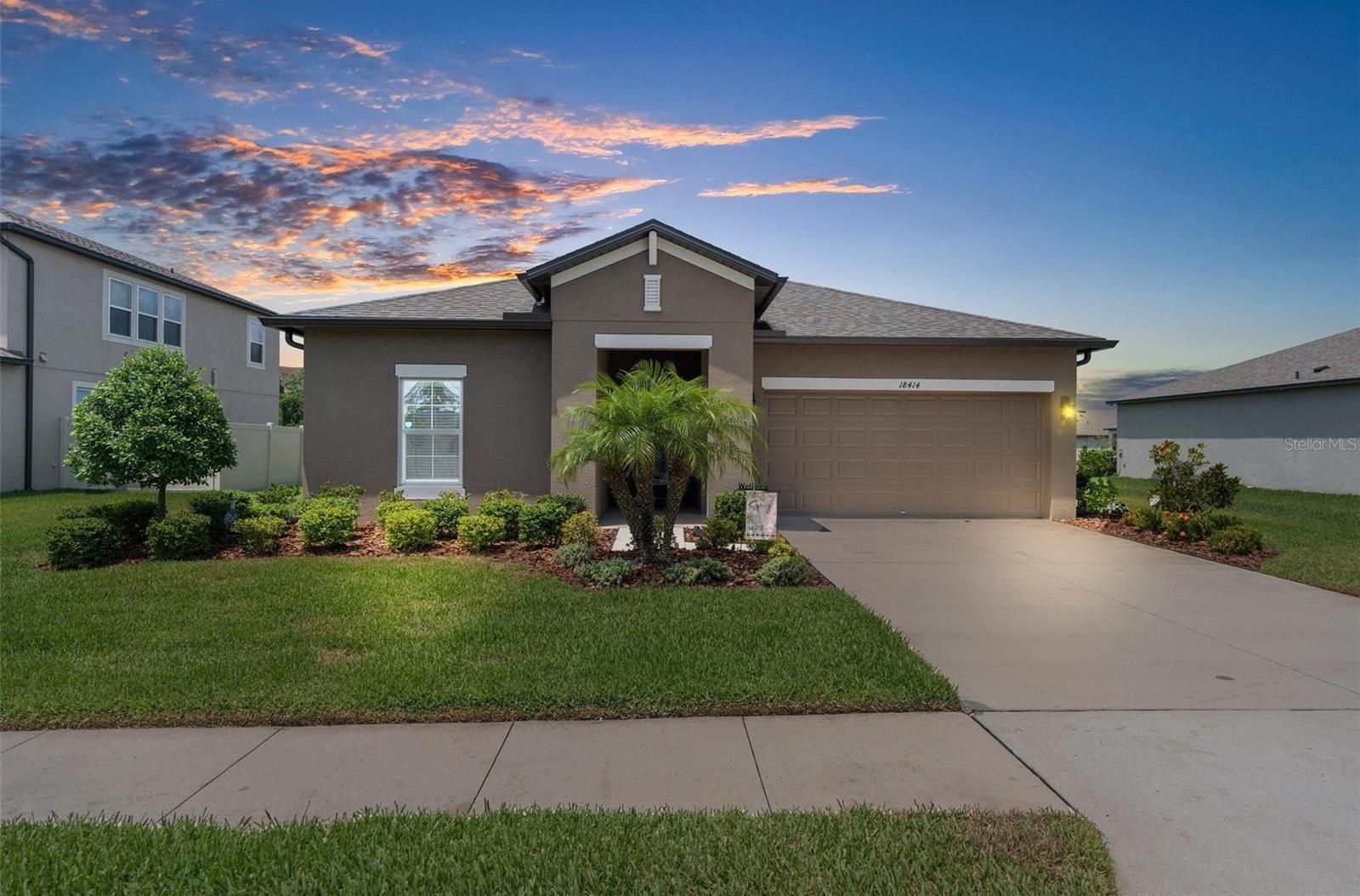 Photo one of 18414 Malinche Loop Spring Hill FL 34610 | MLS TB8359637
