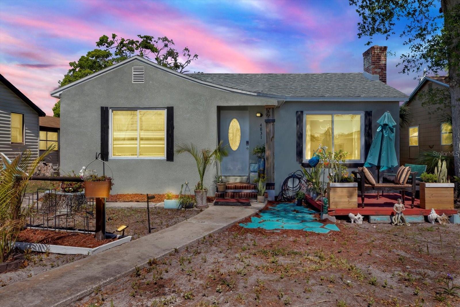 Photo one of 4831 Fairfield S Ave St Petersburg FL 33711 | MLS TB8360060