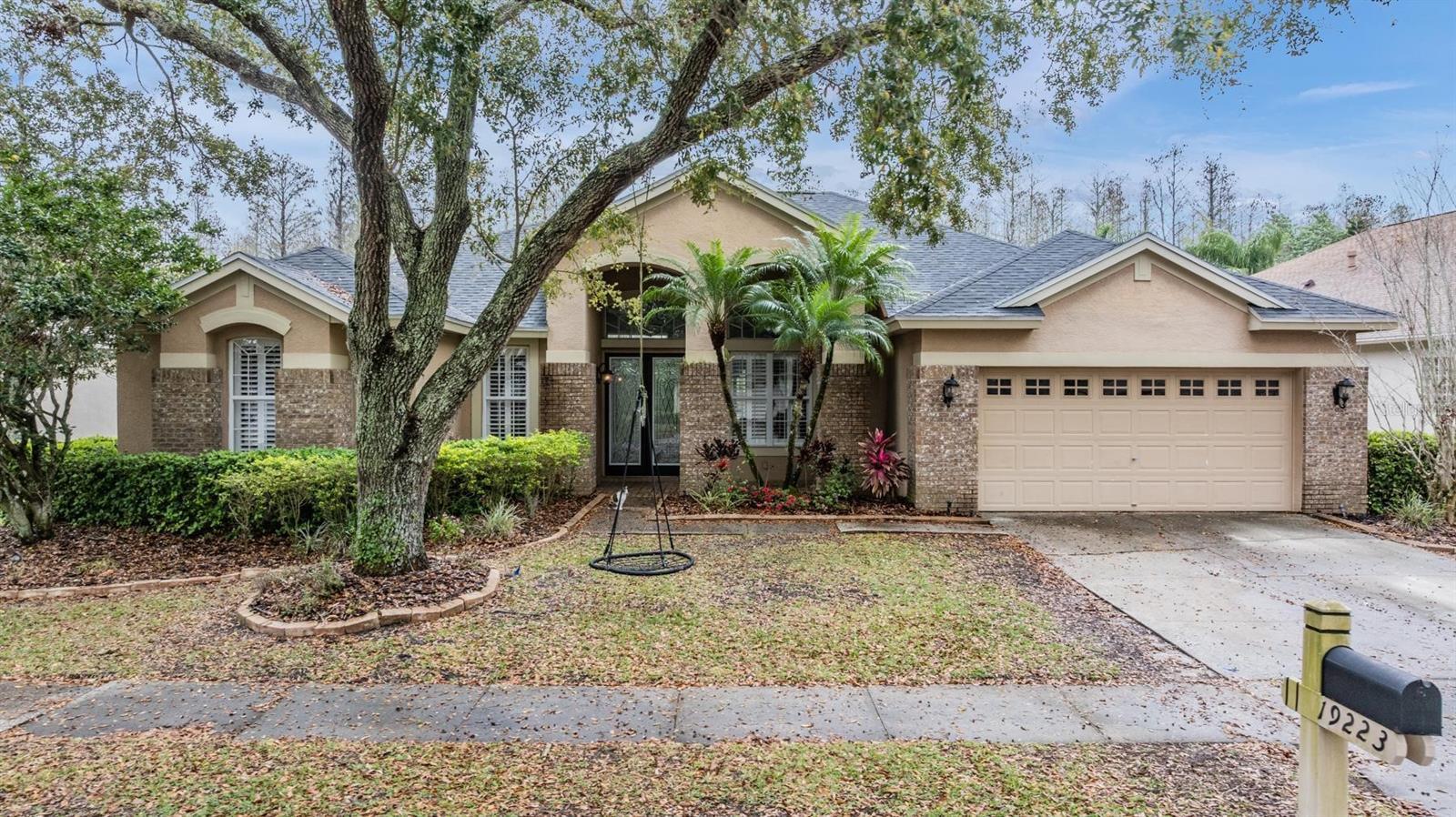 Photo one of 19223 Wind Dancer St Lutz FL 33558 | MLS TB8360583