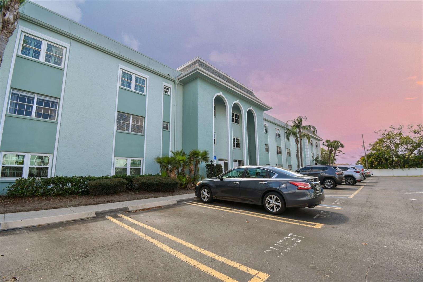 Photo one of 1706 Belleair Forest Dr # 314 Belleair FL 33756 | MLS TB8361283