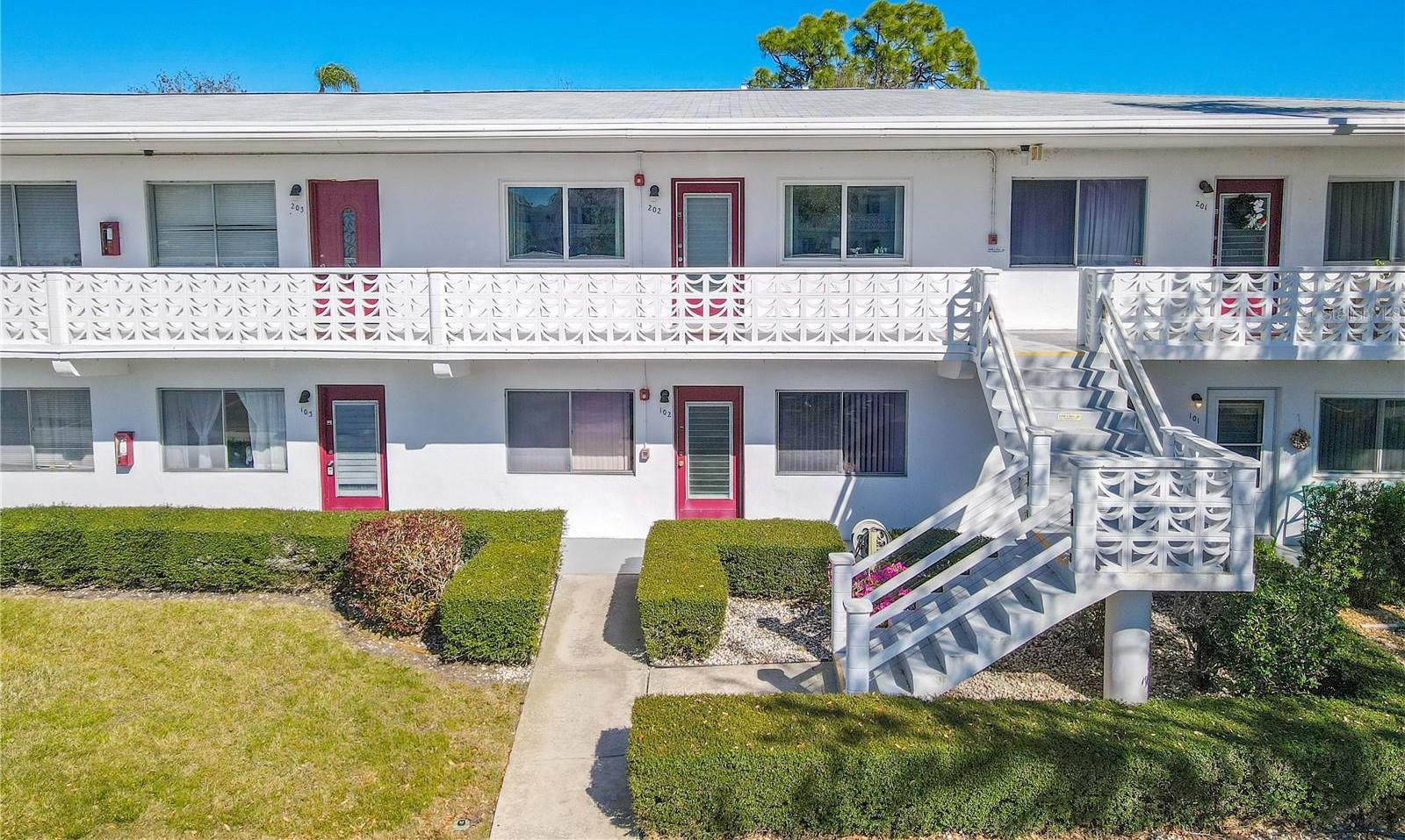 Photo one of 8325 112Th St # 202 Seminole FL 33772 | MLS TB8361485