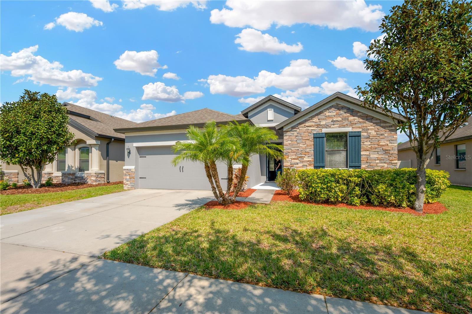 Photo one of 867 Vino Verde Cir Brandon FL 33511 | MLS TB8361631