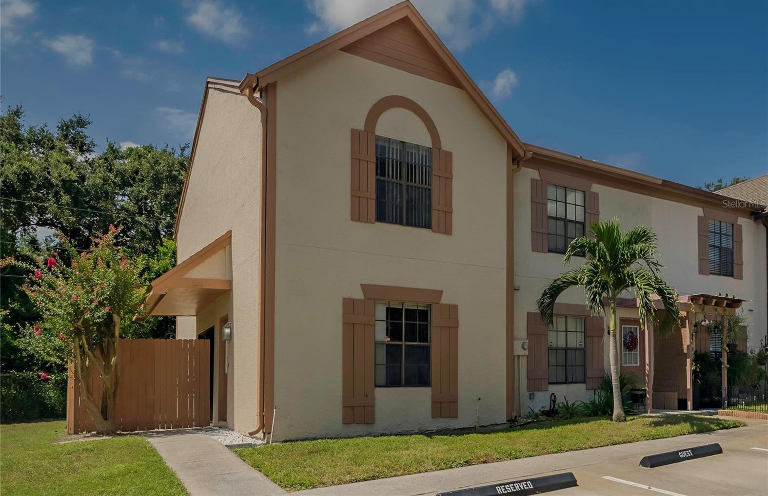 Photo one of 1701 Brigadoon Dr Clearwater FL 33759 | MLS TB8362292