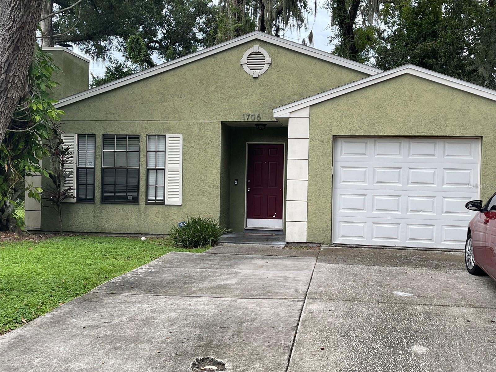 Photo one of 1706 E Fern St Tampa FL 33610 | MLS TB8362476