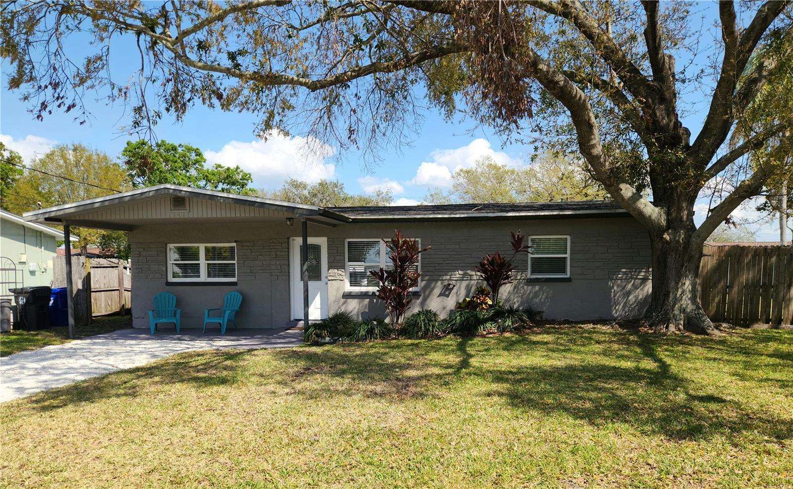 Photo one of 337 Shore E Dr Oldsmar FL 34677 | MLS TB8362400