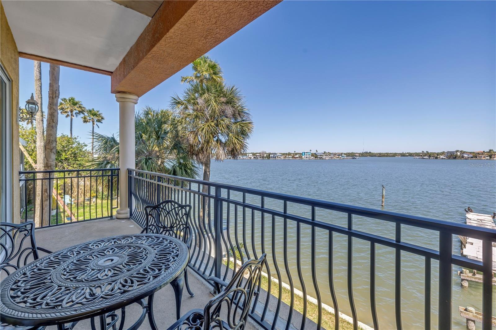 Photo one of 17821 Gulf Blvd # B Redington Shores FL 33708 | MLS TB8362787