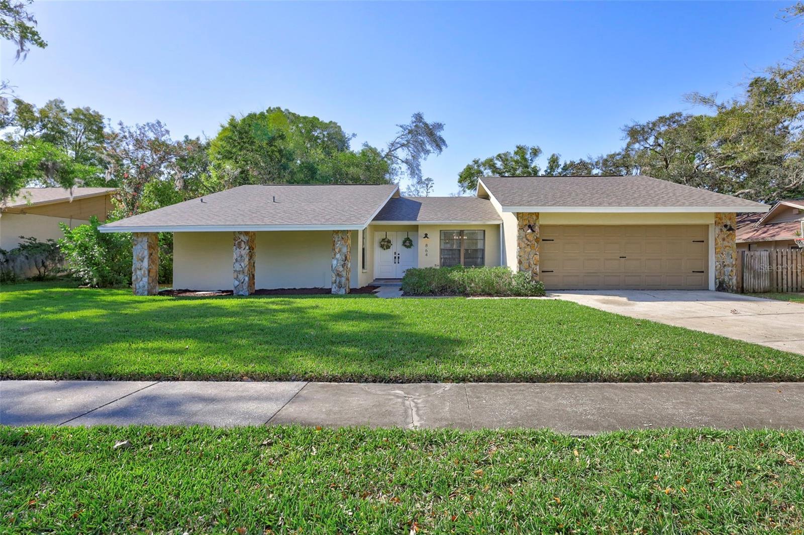 Photo one of 864 Pinewood W Ter Palm Harbor FL 34683 | MLS TB8363214