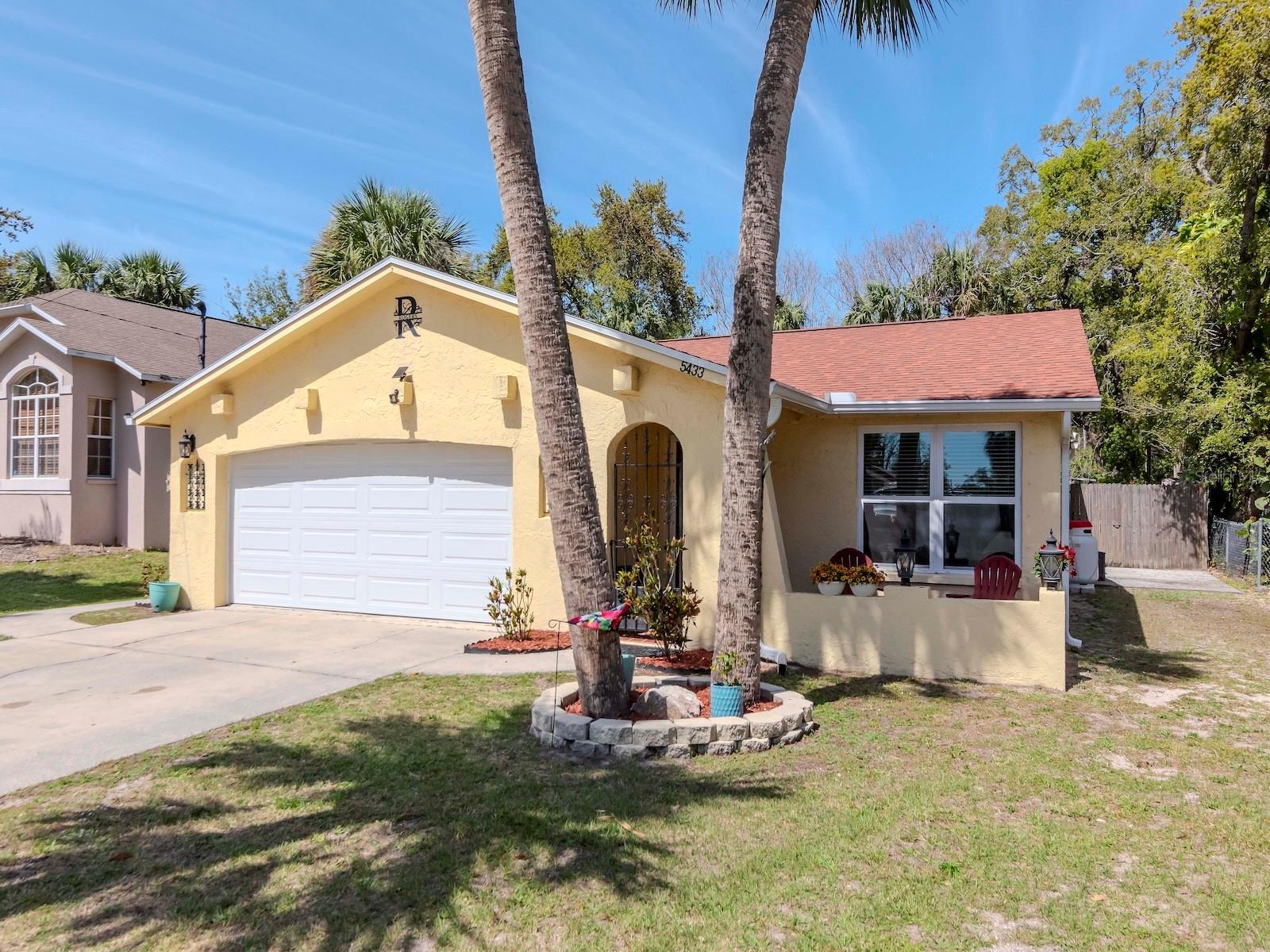 Photo one of 5433 Palmetto Rd New Port Richey FL 34652 | MLS TB8363492