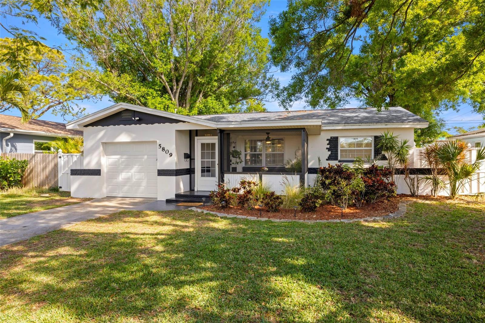 Photo one of 5809 Dartmouth N Ave St Petersburg FL 33710 | MLS TB8366484