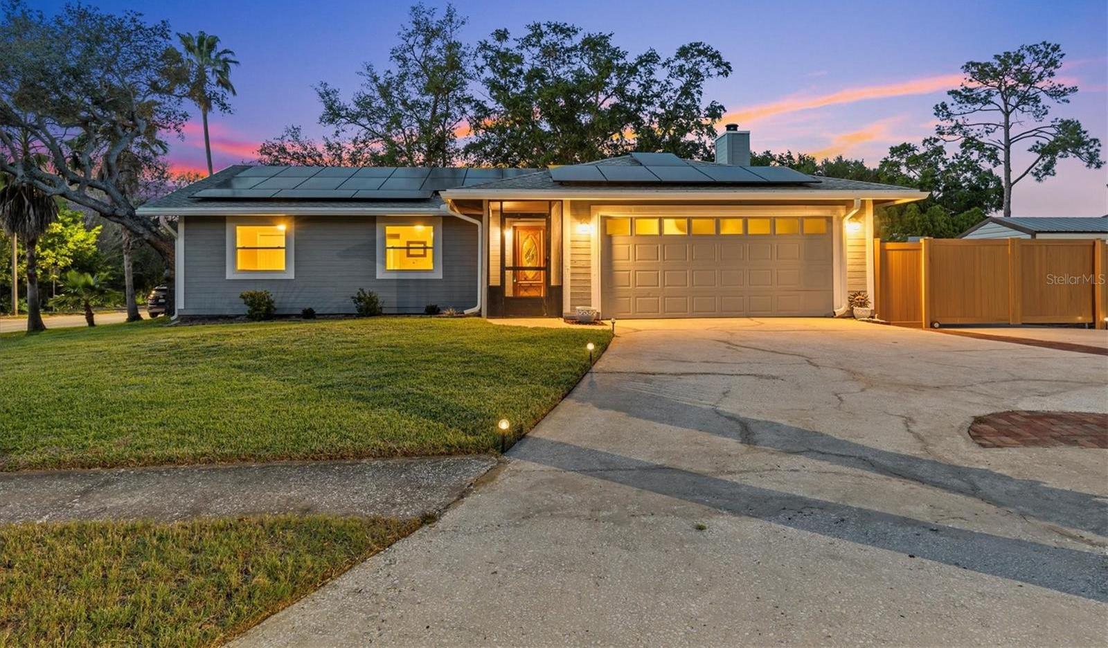 Photo one of 1330 Gulfview Woods Ln Tarpon Springs FL 34689 | MLS TB8367189