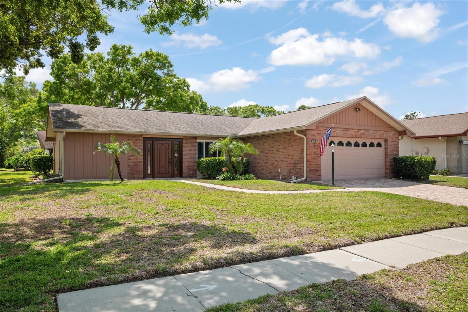 Photo one of 2859 Thistle N Ct Palm Harbor FL 34684 | MLS TB8367968
