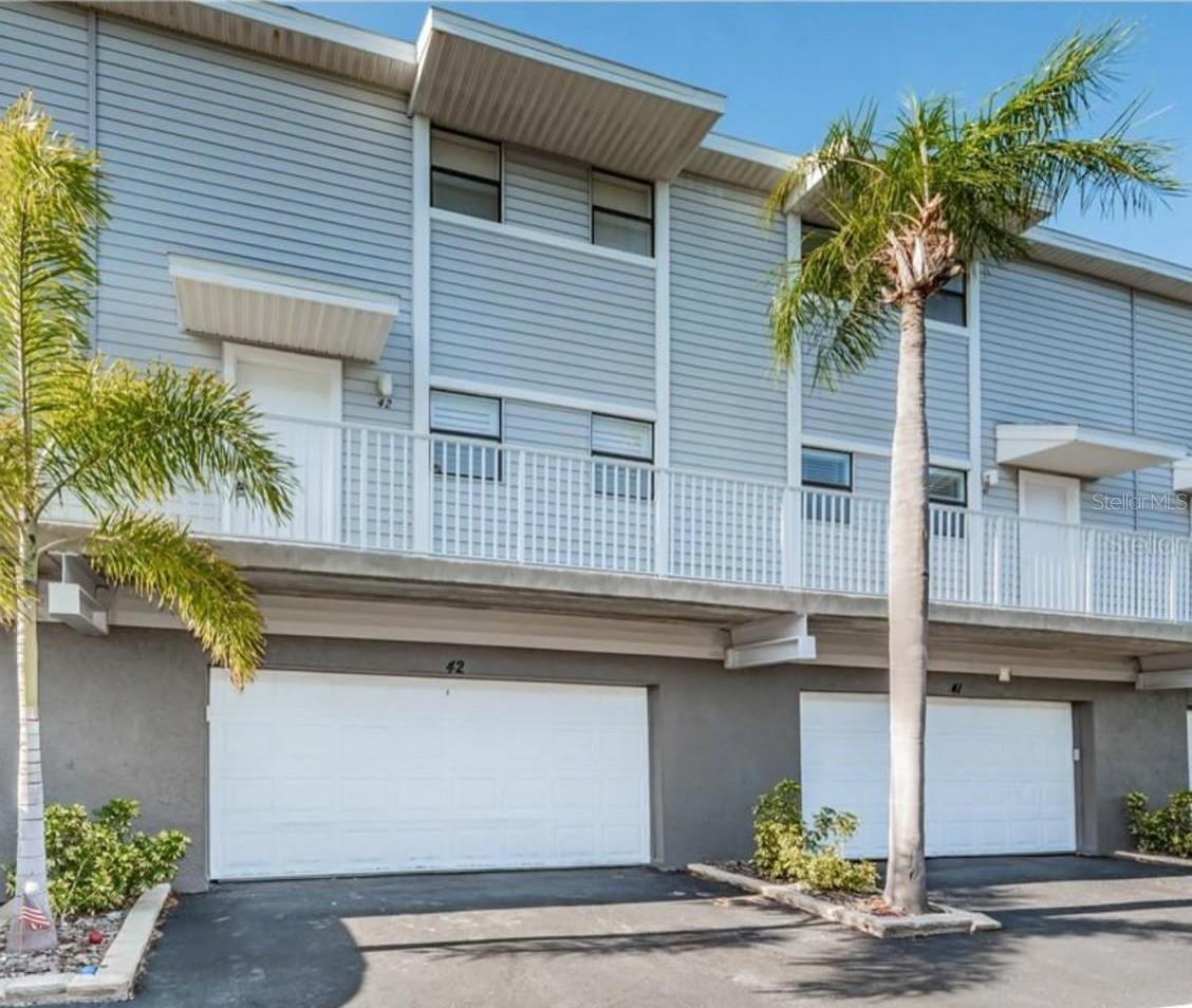 Photo one of 19823 Gulf Blvd # 42 Indian Shores FL 33785 | MLS TB8368348