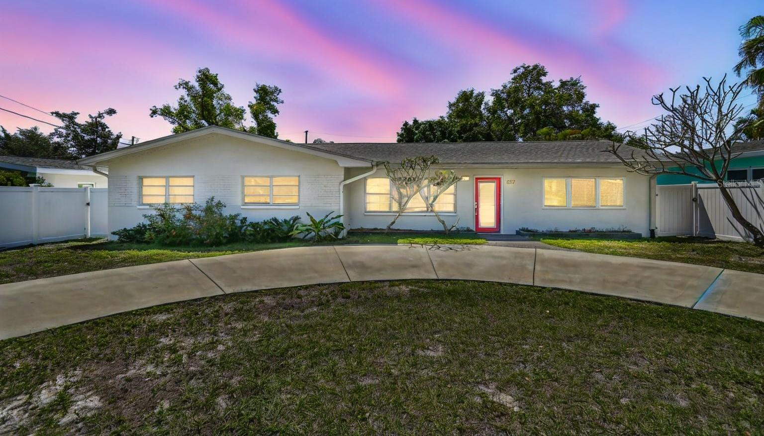 Photo one of 827 Virginia St Dunedin FL 34698 | MLS TB8368607